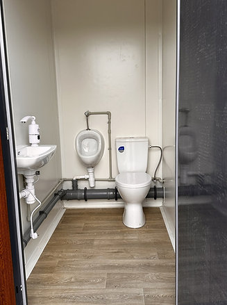 Contenedor Sanitario 3 Cabinas – WC