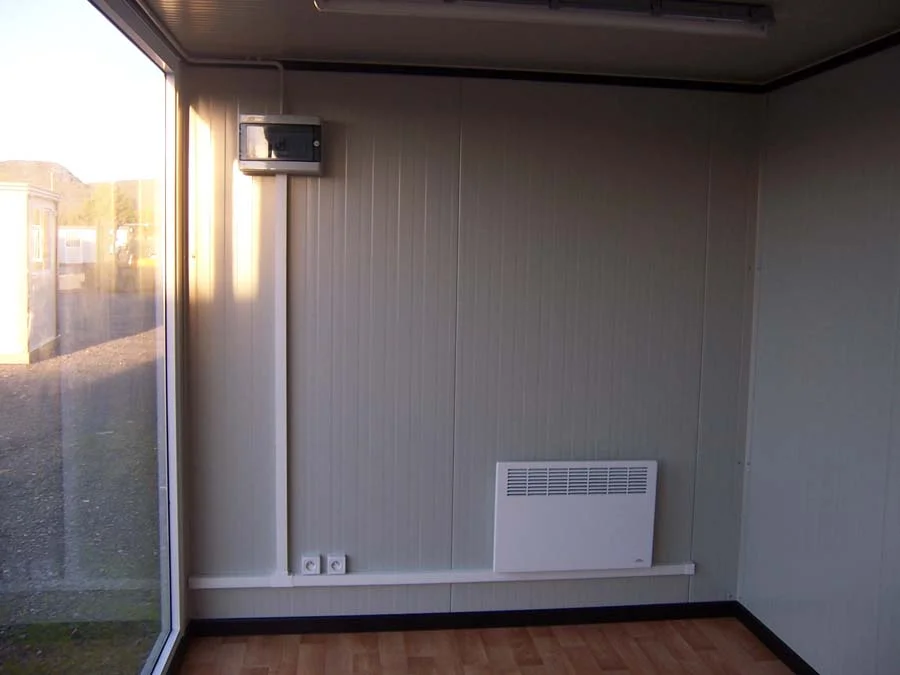 Contenedor Helsinki de 4,8 x 3,5 metros. Ideal como bungalow deportivo, taller, oficina de producción, oficina adicional, oficina de ventas o sala de reuniones. - Imagen 4